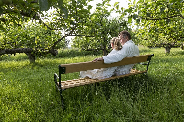 Ruhige Platzerln im Obstgarten